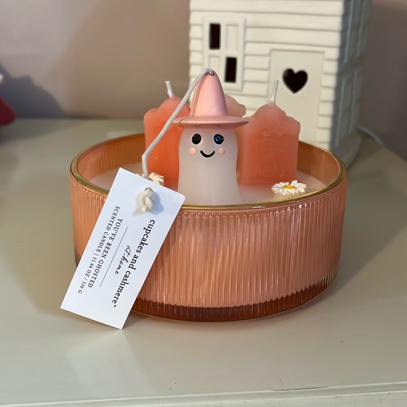 Cupcakes & Cashmere “You’ve Been Ghosted” Candle - Picture 1 of 6